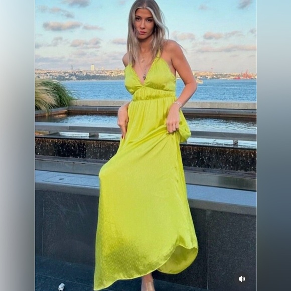 NWT ZARA Blogger Fave Lime Green Silky Cross Back V-Neck Maxi Dress Gown XS - Picture 4 of 14